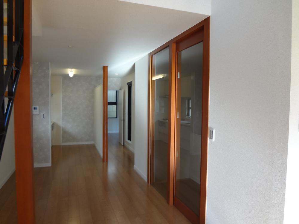 Other introspection. There is floor heating in the dining