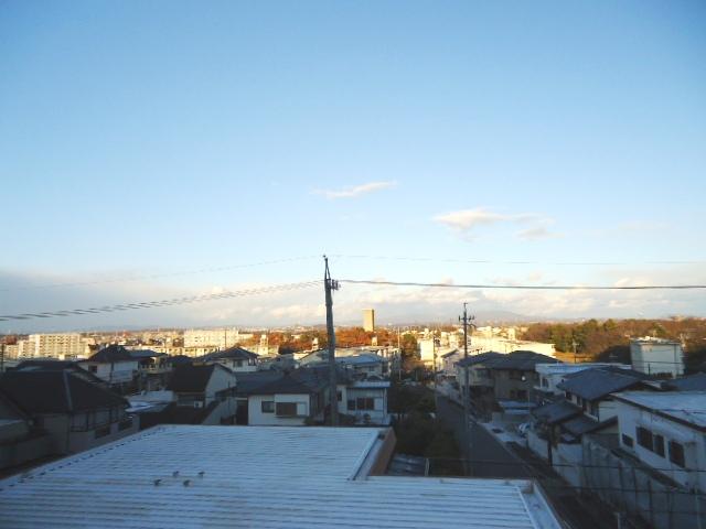 View photos from the dwelling unit. View from the site (December 2012) shooting