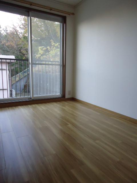 Non-living room. Indoor (12 May 2012) shooting