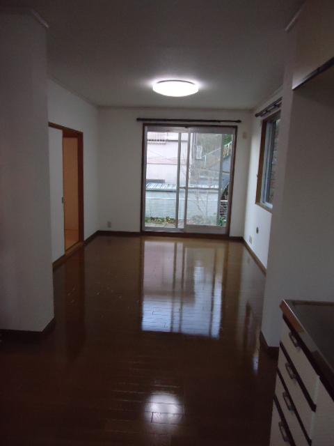 Living. Indoor (12 May 2012) shooting