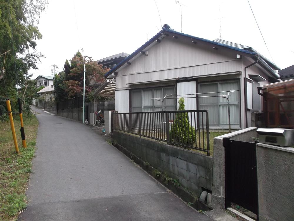 Local appearance photo. Local (10 May 2013) Shooting