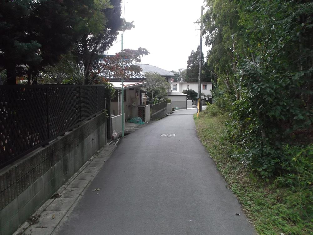 Local photos, including front road. Local (10 May 2013) Shooting