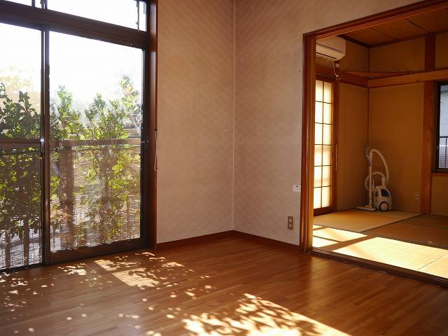 Living. First floor Western-style room about 6 Pledge