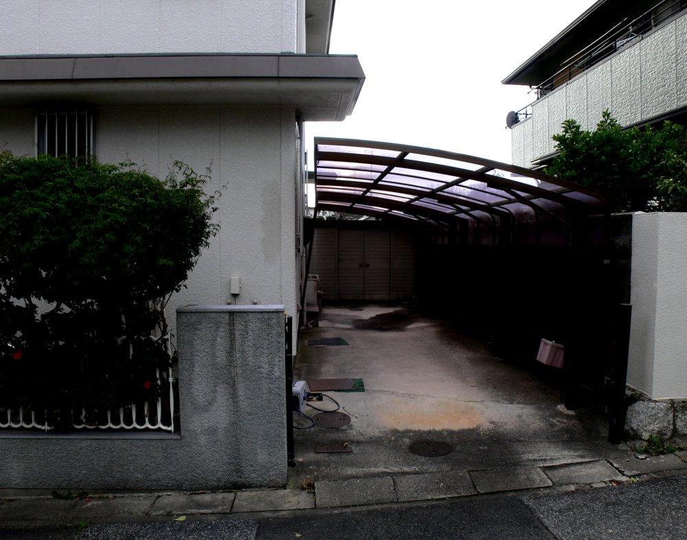 Parking lot. Local (12 May 2013) Shooting