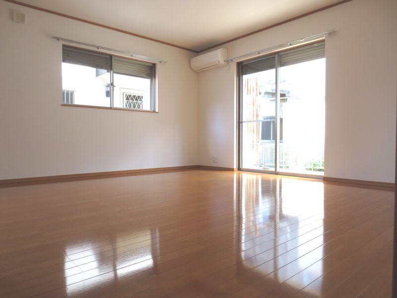 Living. LDK leeway! Lighting is also good day with plenty of!