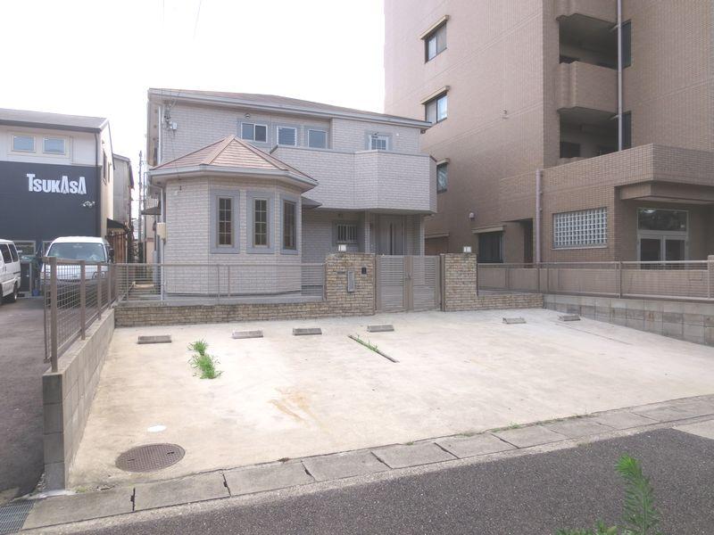 Local appearance photo. 2005 new construction!