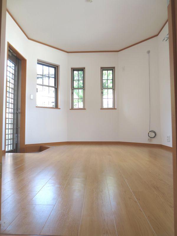 Non-living room. First floor north side Western-style