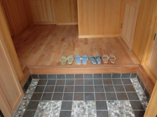 Entrance. Indoor (April 2013) Shooting