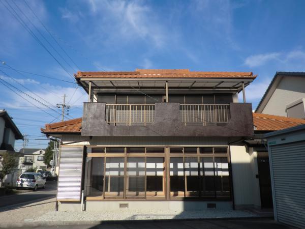 Local appearance photo. It is already exterior wall paint