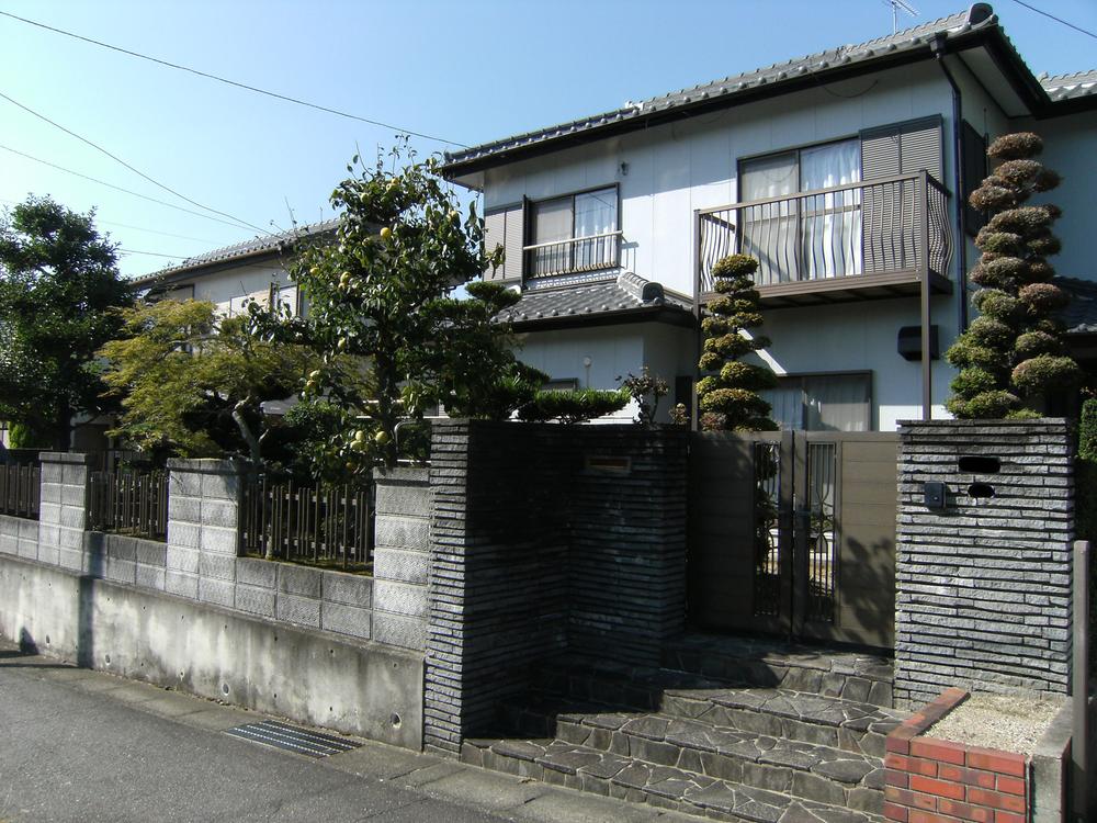 Local appearance photo. Local (10 May 2013) Shooting