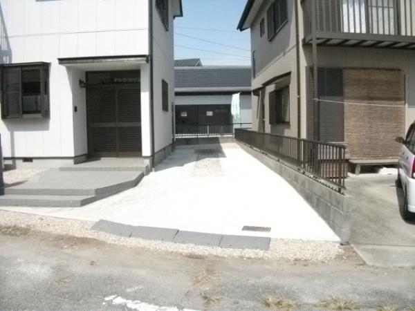 Local appearance photo. Parking is two Allowed