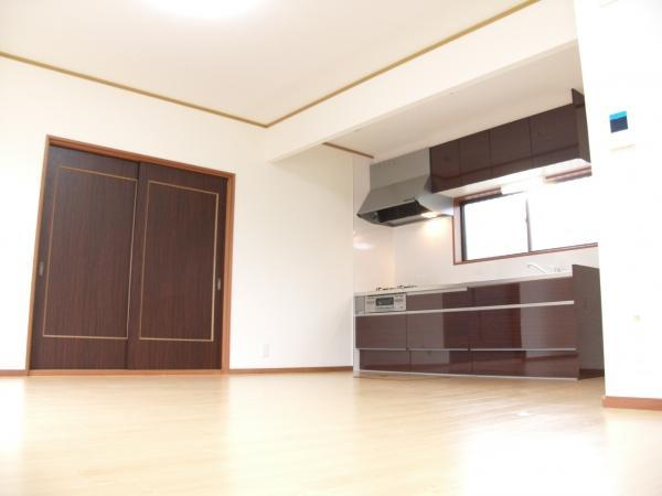 Living. And finished with a calm atmosphere.