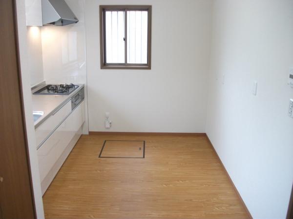 Kitchen. Is the breadth can afford even put a cupboard or refrigerator.