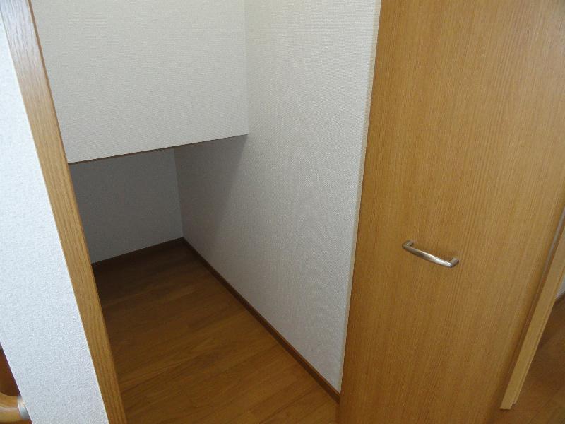 Receipt. Stairs under storage