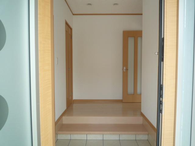 Entrance. Local (July 2013) Shooting