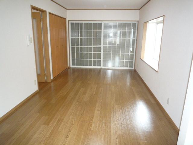 Living. Indoor (11 May 2013) Shooting