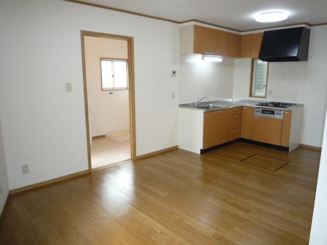 Kitchen. Indoor (11 May 2013) Shooting