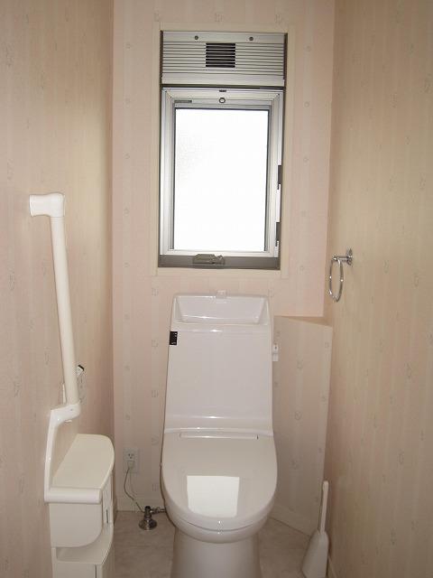 Toilet. Indoor (July 2013) Shooting