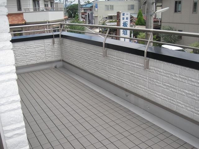 Balcony. Local (July 2013) Shooting