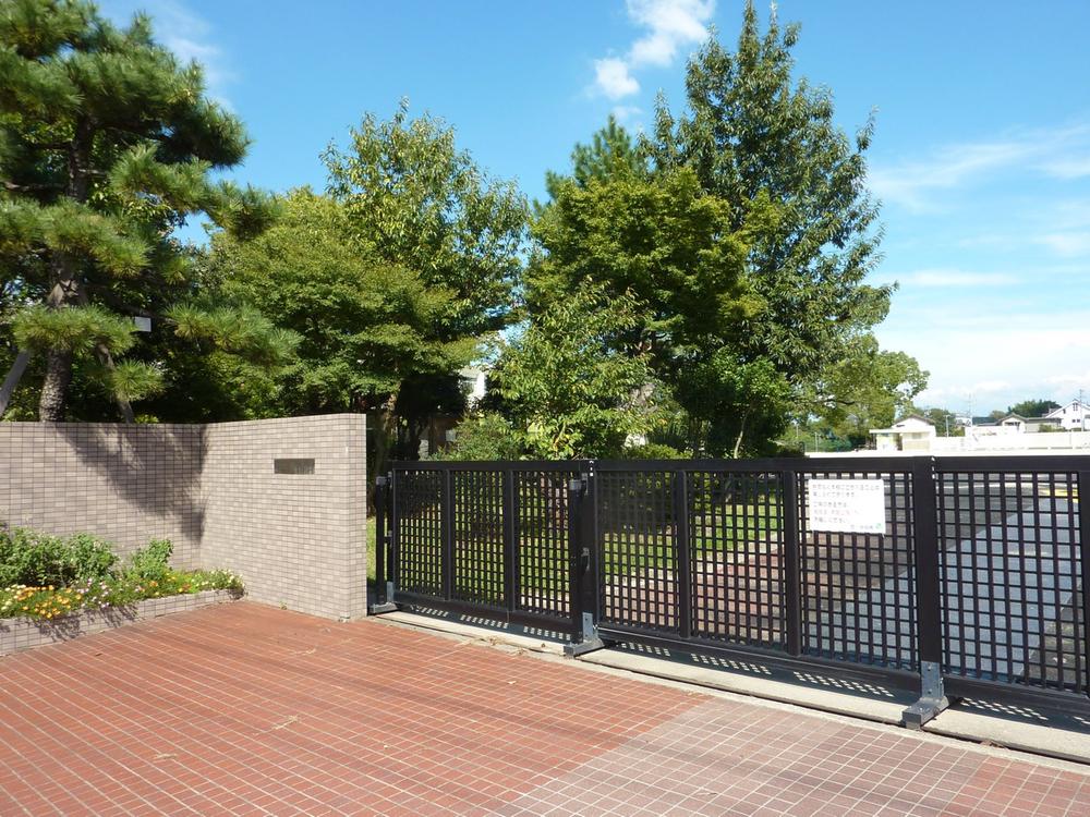 Primary school. Until Nishi Elementary School 1600m