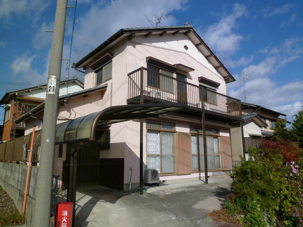 Local appearance photo. Local (12 May 2013) Shooting