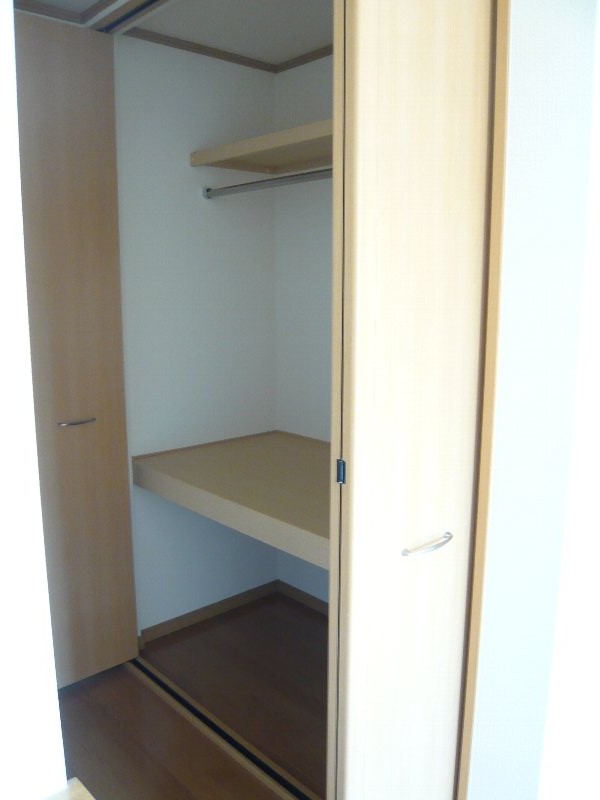 Receipt. 2F closet