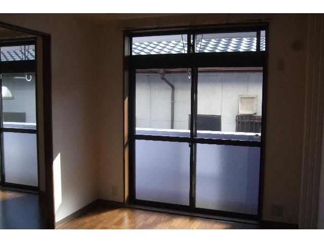 Living and room. Isomorphic type