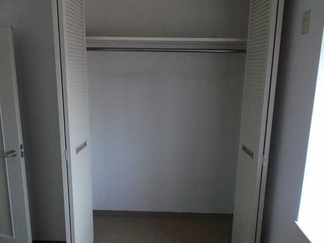 Receipt. It is a closet.