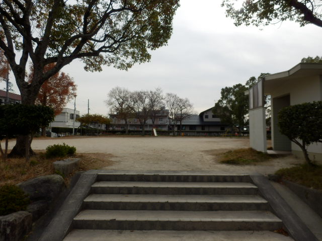 park. 30m to the park (park)