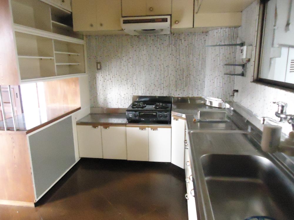 Kitchen. Indoor (12 May 2013) Shooting