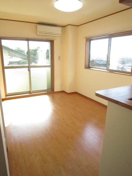 Living and room