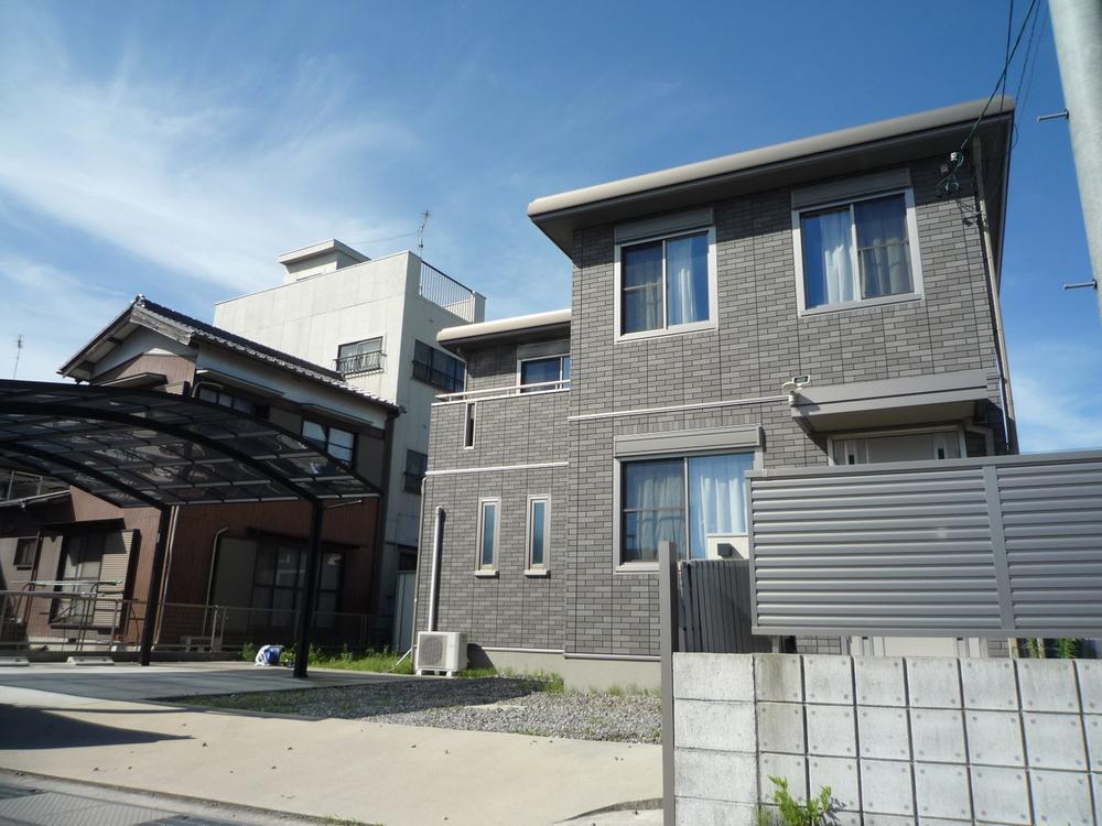 Local appearance photo. Local (September 2012) shooting