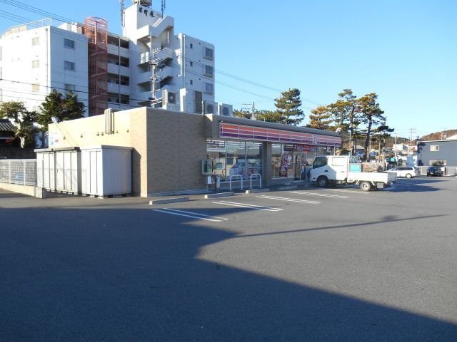 Convenience store. Circle 600m to K (convenience store)