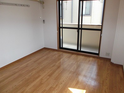 Living and room. Western is.