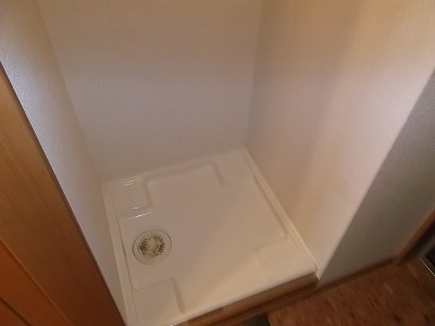 Other Equipment. It is washing bread.