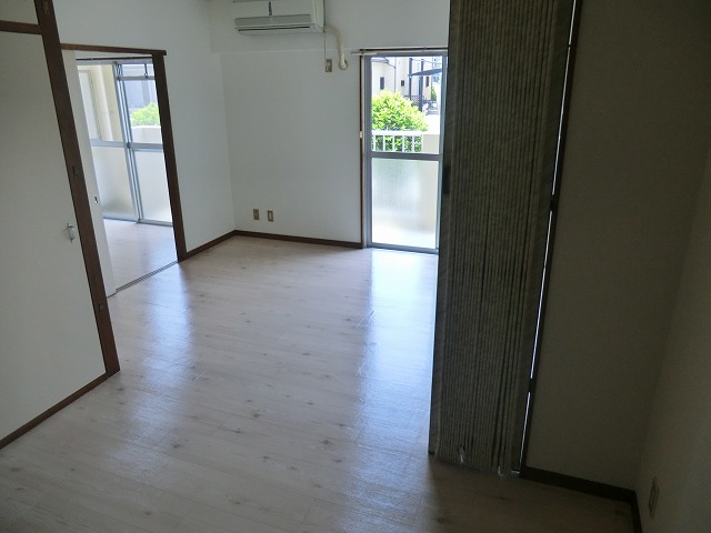 Living and room