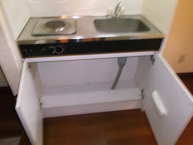 Kitchen. This kitchen storage.