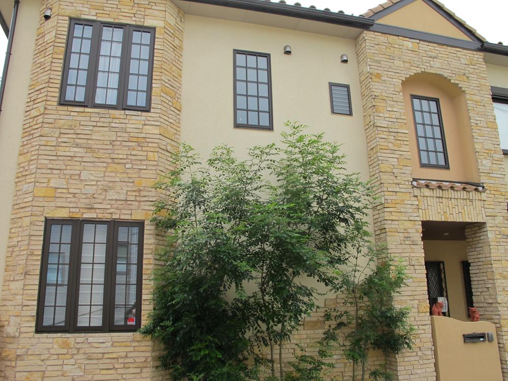 Entrance. Entrance!!