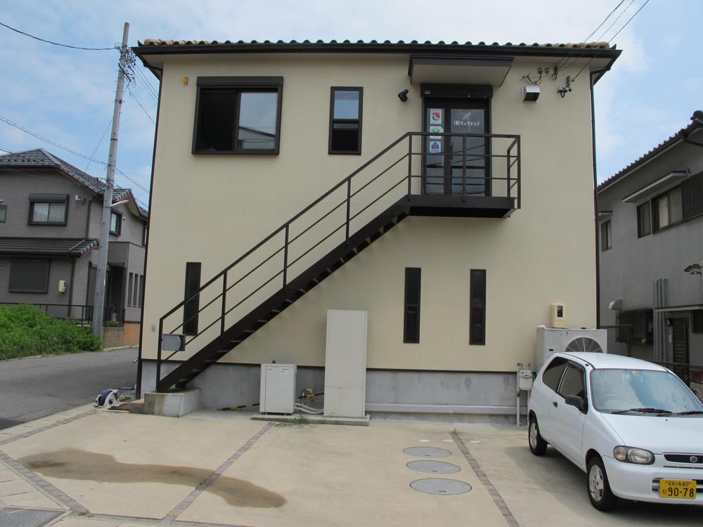 Parking lot. External parking 3 cars !!