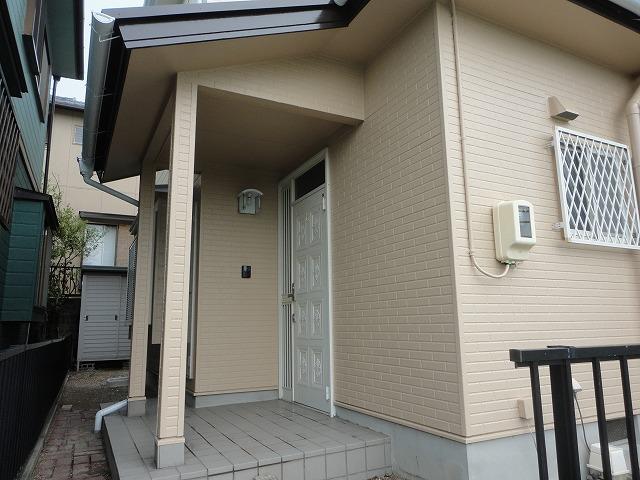 Entrance. Local (August 2013) Shooting