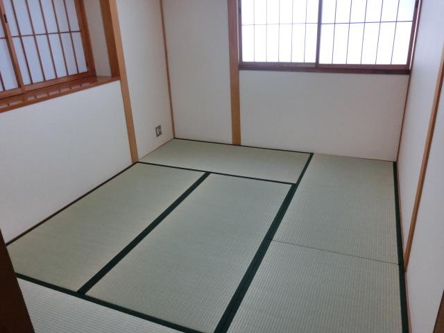 Non-living room. Indoor (10 May 2013) Shooting