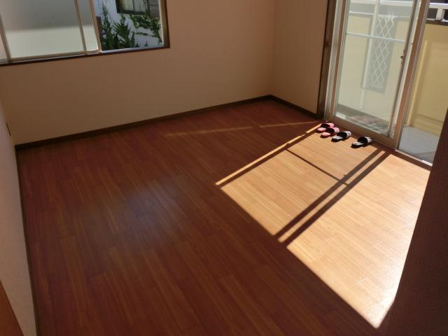 Non-living room. Indoor (10 May 2013) Shooting