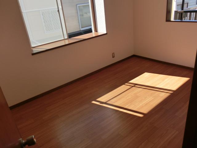 Non-living room. Indoor (10 May 2013) Shooting