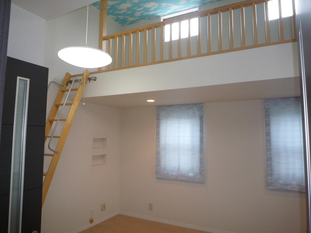 Other introspection. Western-style room with a loft
