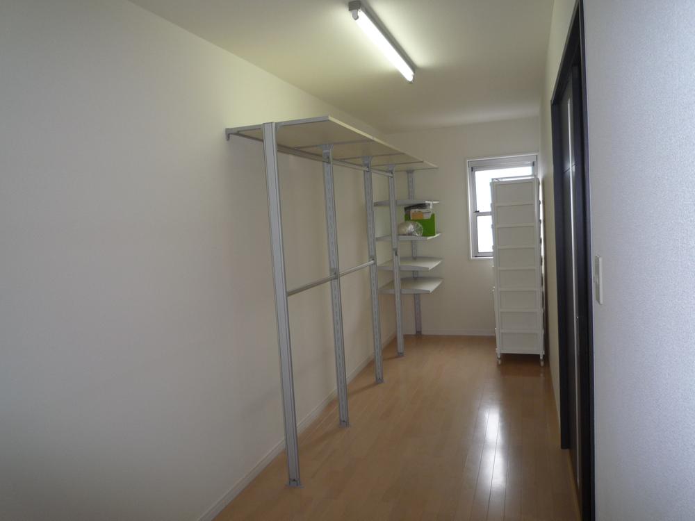 Receipt. Spacious walk-in closet