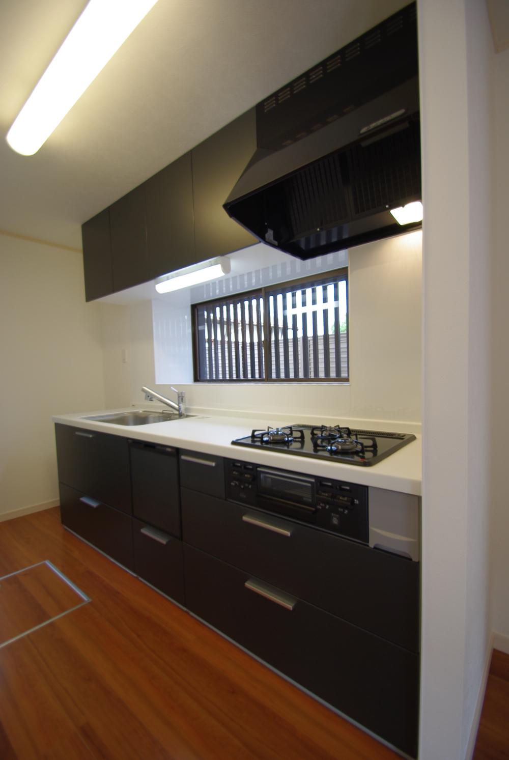 Kitchen. Indoor (10 May 2013) Shooting