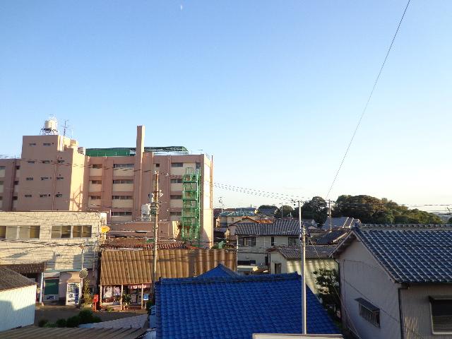 View photos from the dwelling unit. 2013 October shooting