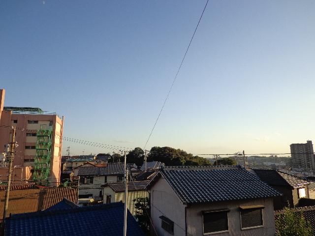 View photos from the dwelling unit. 2013 October shooting