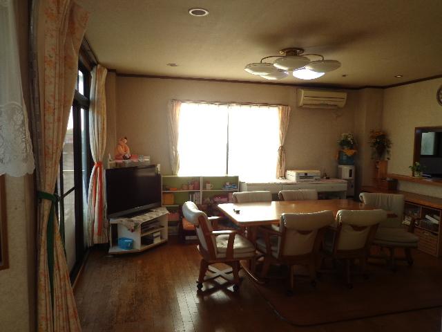 Living. 2013 October shooting