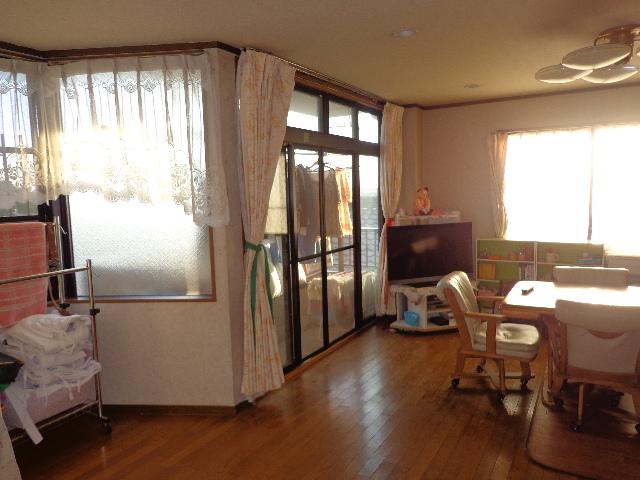 Living. 2013 October shooting